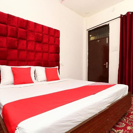 OYO 24066 Hotel Rr Villa Chandīgarh Buitenkant foto