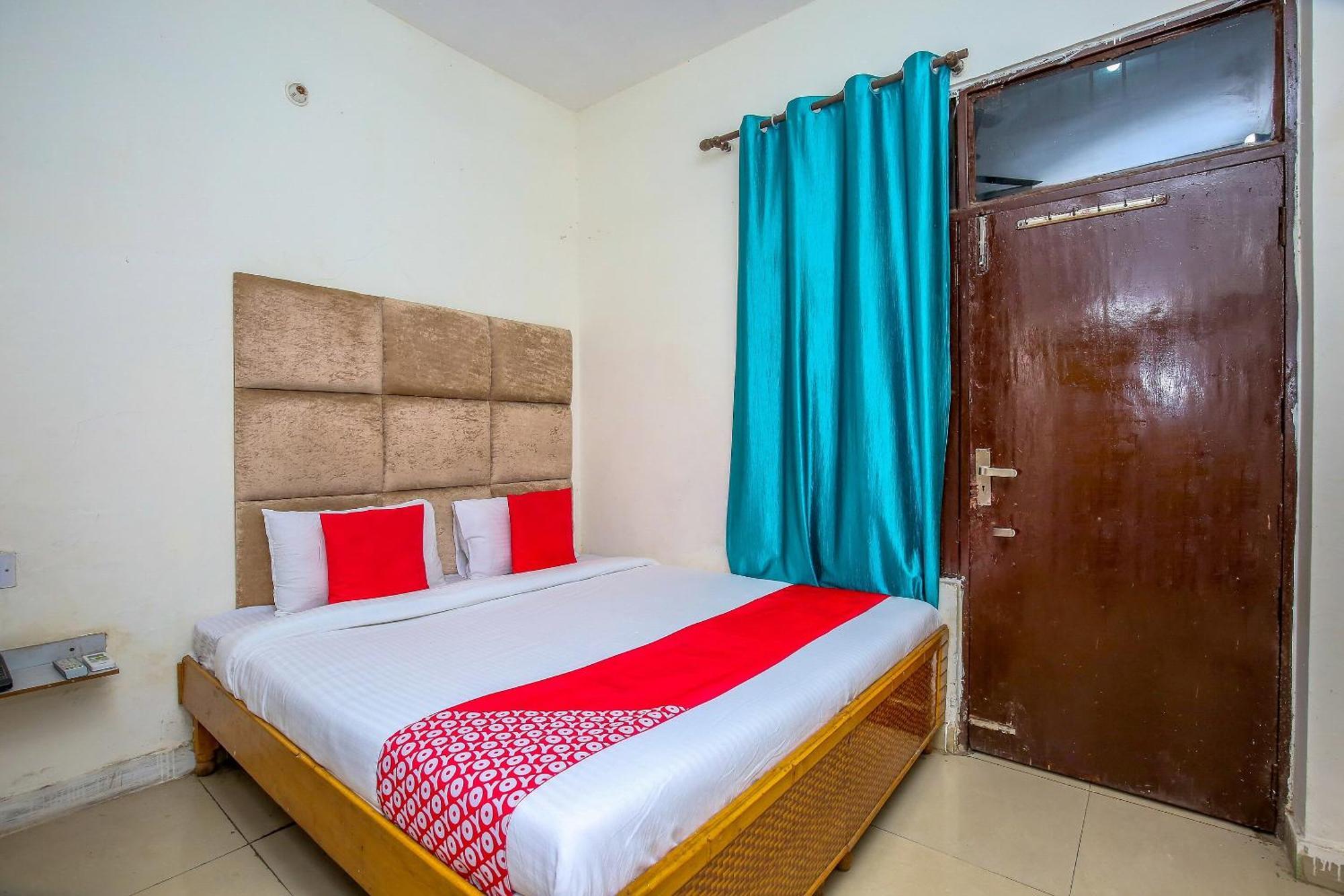 OYO 24066 Hotel Rr Villa Chandīgarh Buitenkant foto
