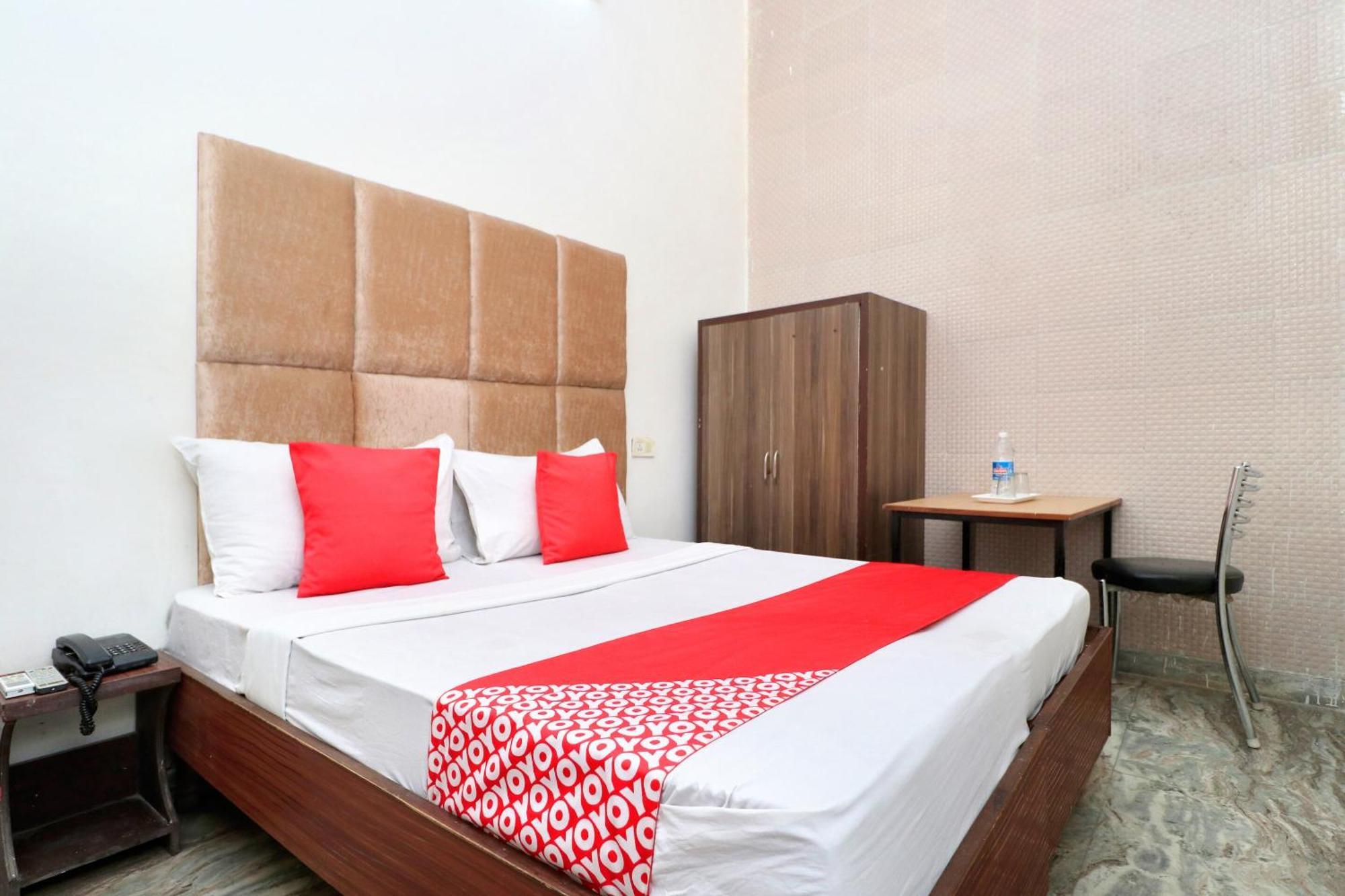 OYO 24066 Hotel Rr Villa Chandīgarh Buitenkant foto