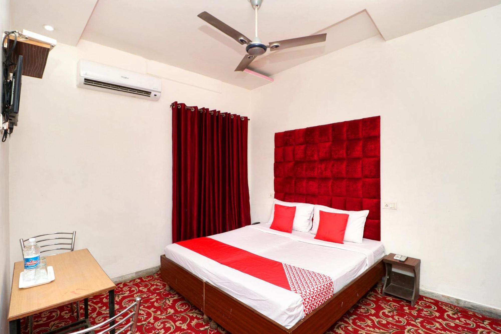 OYO 24066 Hotel Rr Villa Chandīgarh Buitenkant foto