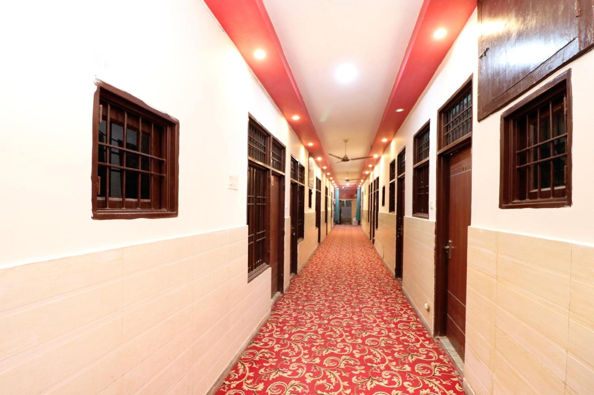 OYO 24066 Hotel Rr Villa Chandīgarh Buitenkant foto