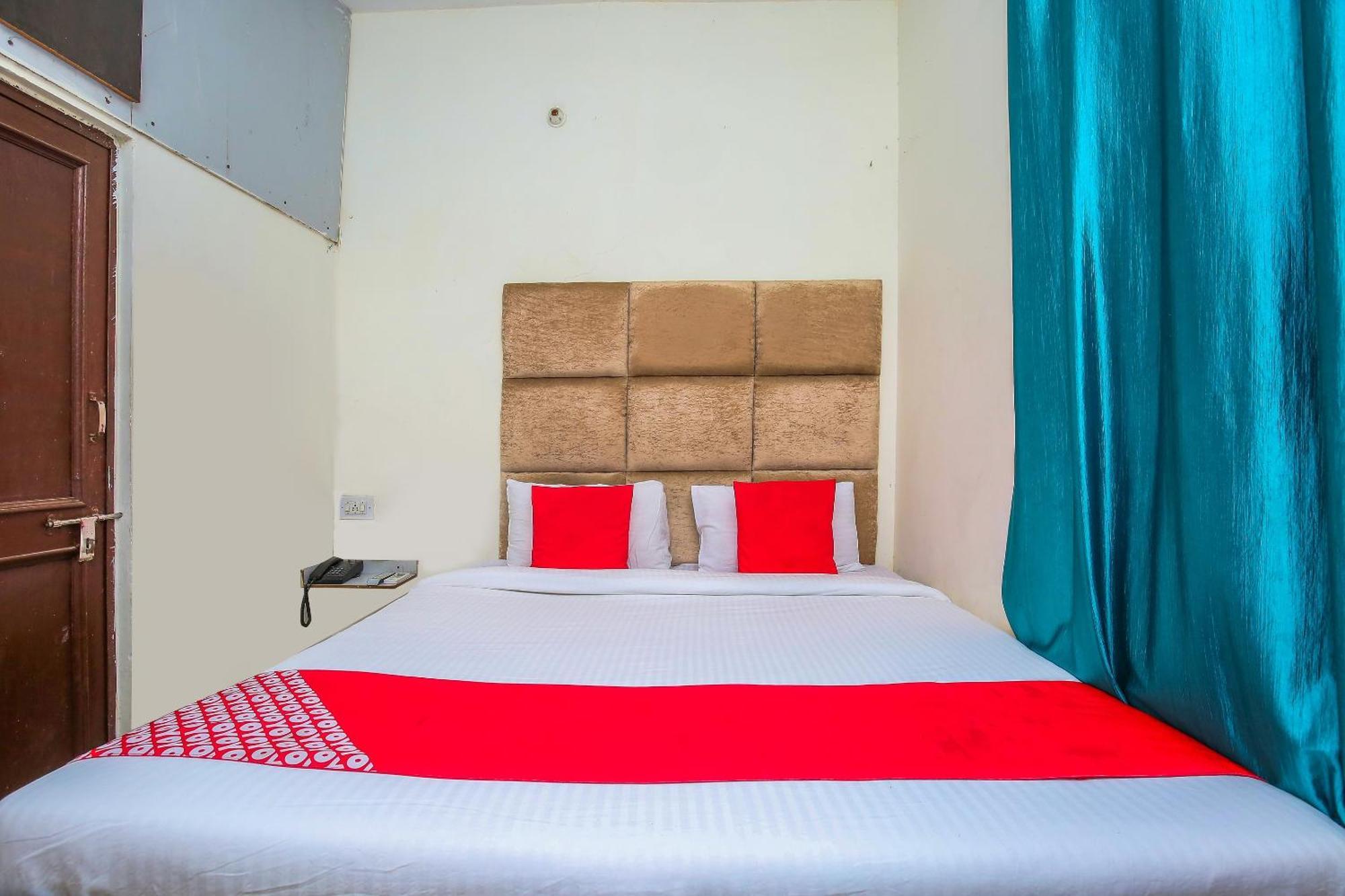 OYO 24066 Hotel Rr Villa Chandīgarh Buitenkant foto
