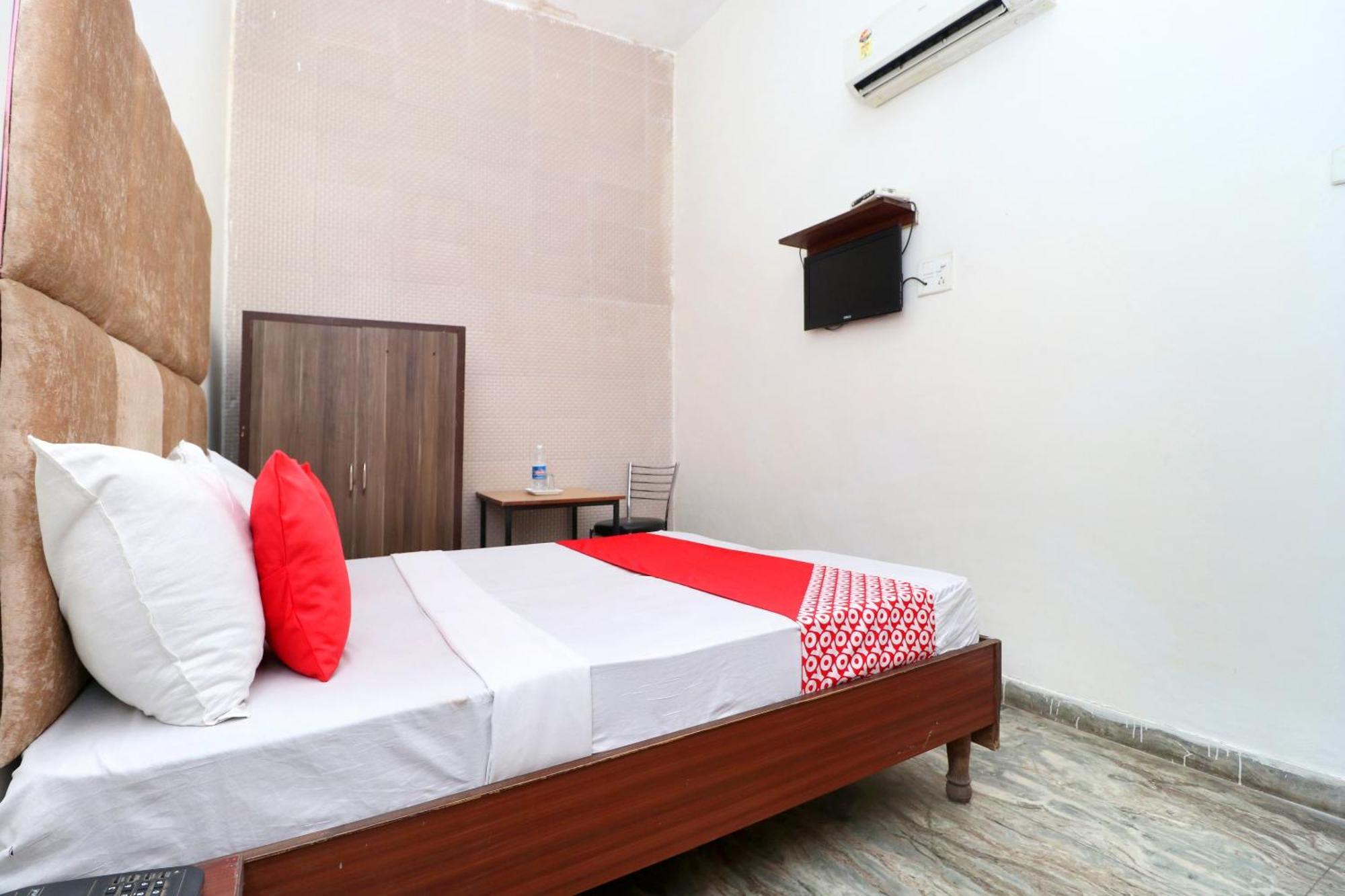 OYO 24066 Hotel Rr Villa Chandīgarh Buitenkant foto