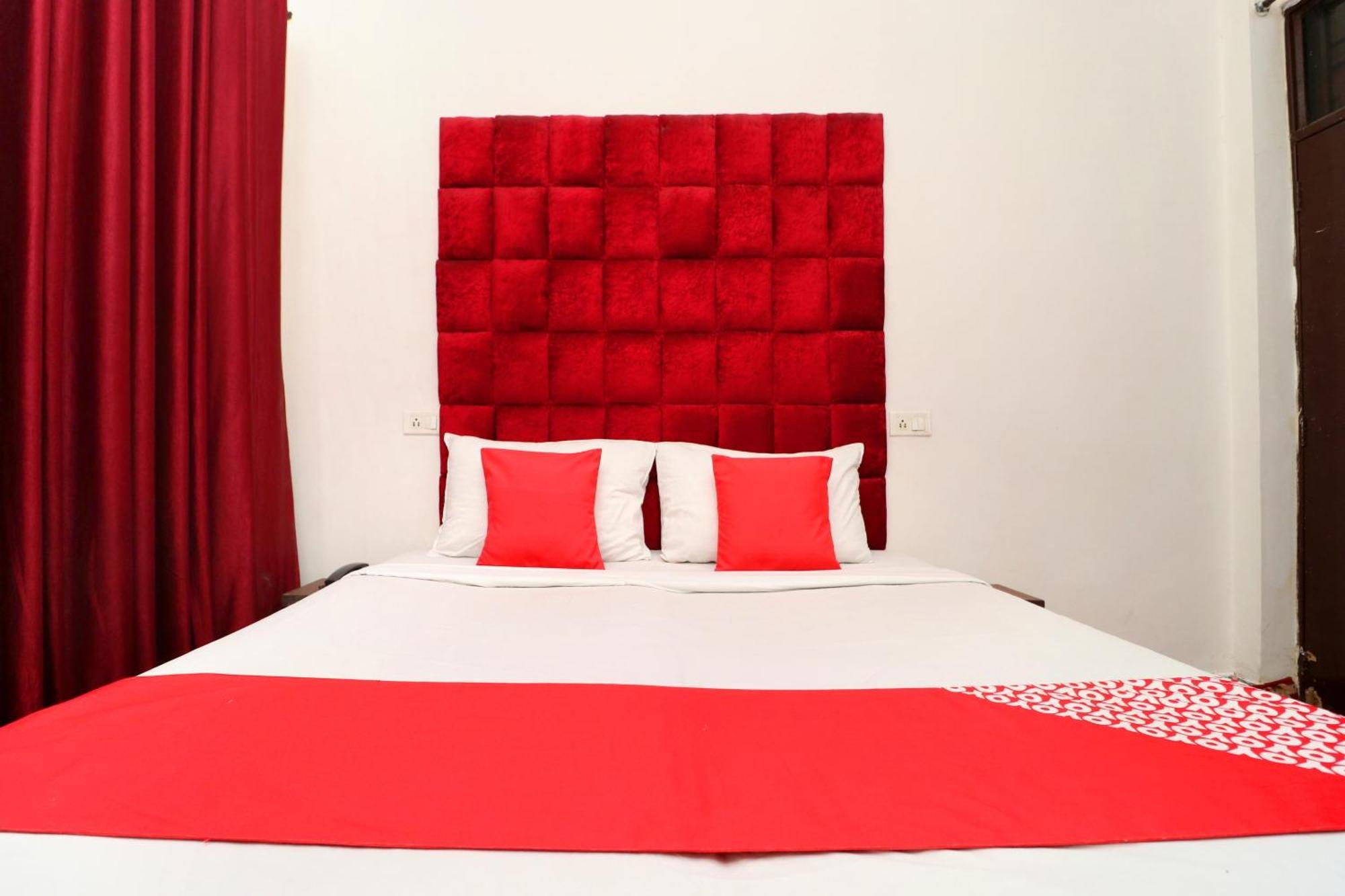 OYO 24066 Hotel Rr Villa Chandīgarh Buitenkant foto