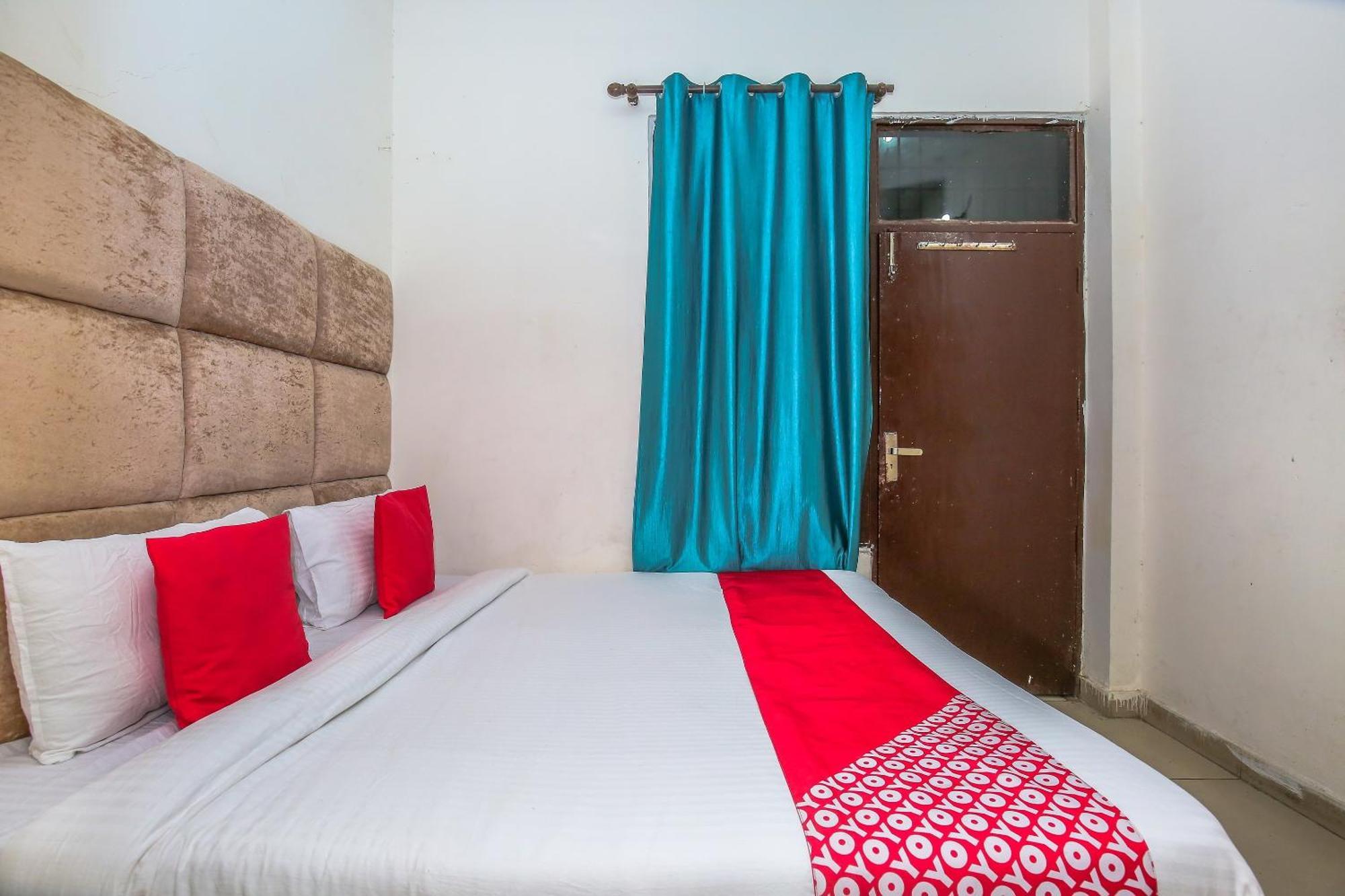 OYO 24066 Hotel Rr Villa Chandīgarh Buitenkant foto